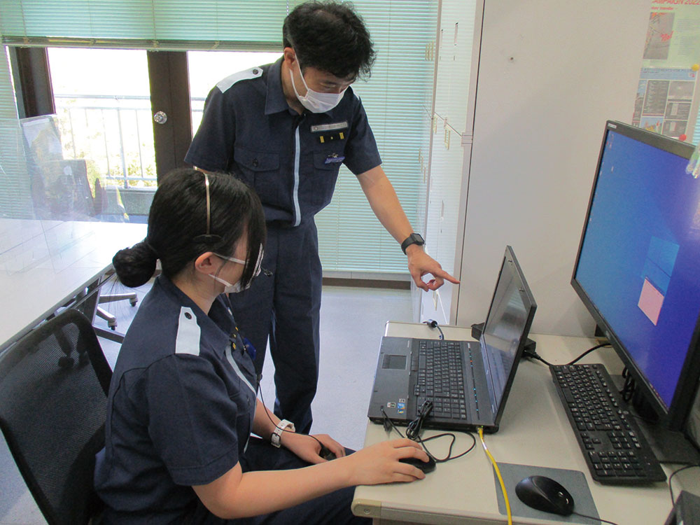 来島海峡海上交通センター 海の管制官体験